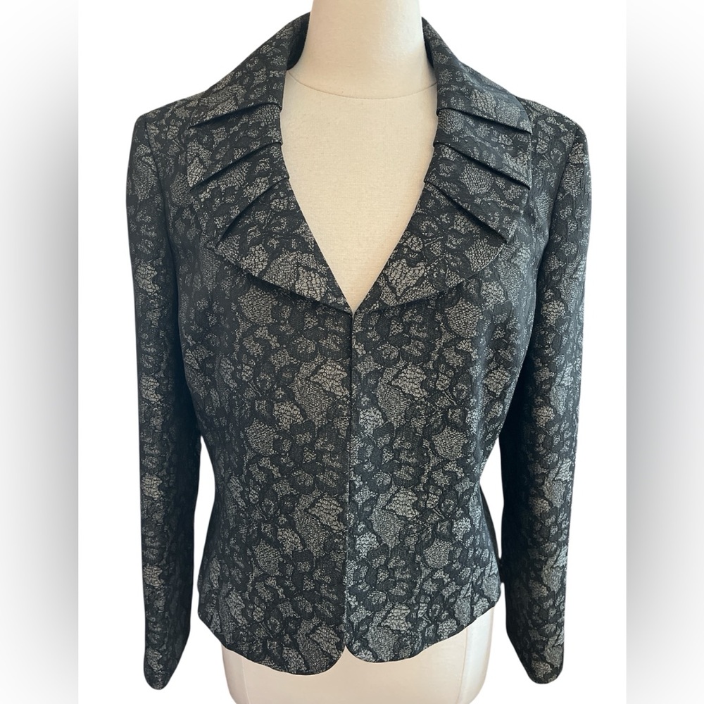 Vintage Le Suit Black and Gold Floral Mesh Crop Open Blazer Size 16 - Picture 1 of 9